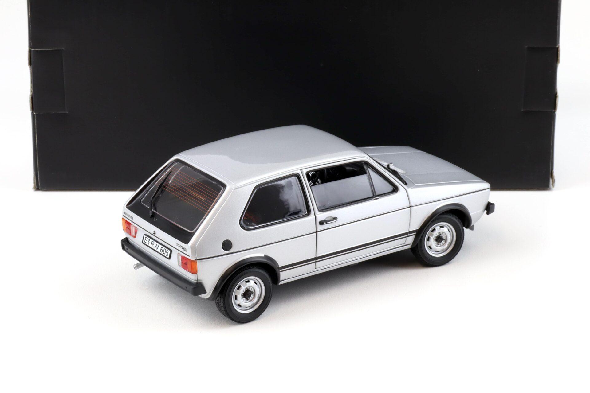 1:18 Norev VW Golf 1 GTI 1976 silver metallic 188486