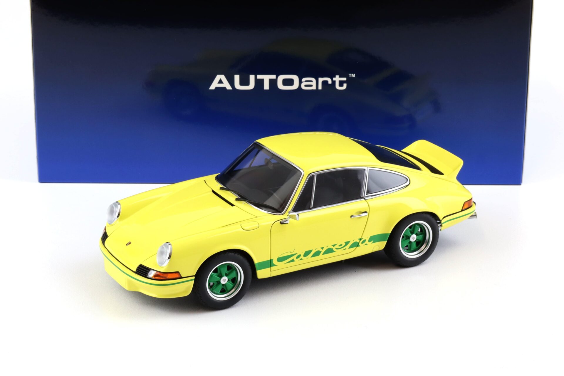 1:18 AUTOart Porsche 911 Carrera RS 2.7 light yellow/ green stripes 78033