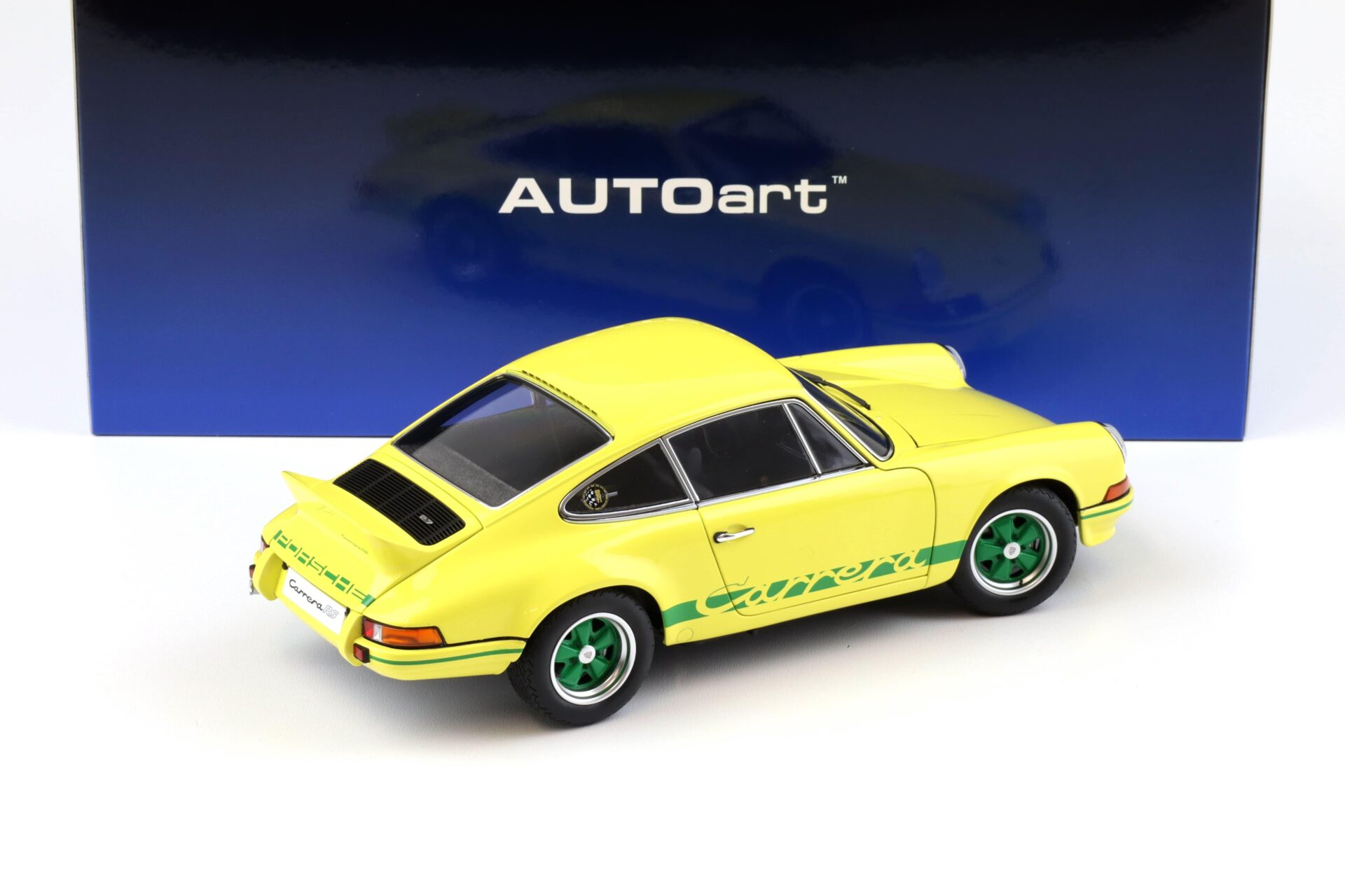 1:18 AUTOart Porsche 911 Carrera RS 2.7 light yellow/ green stripes 78033
