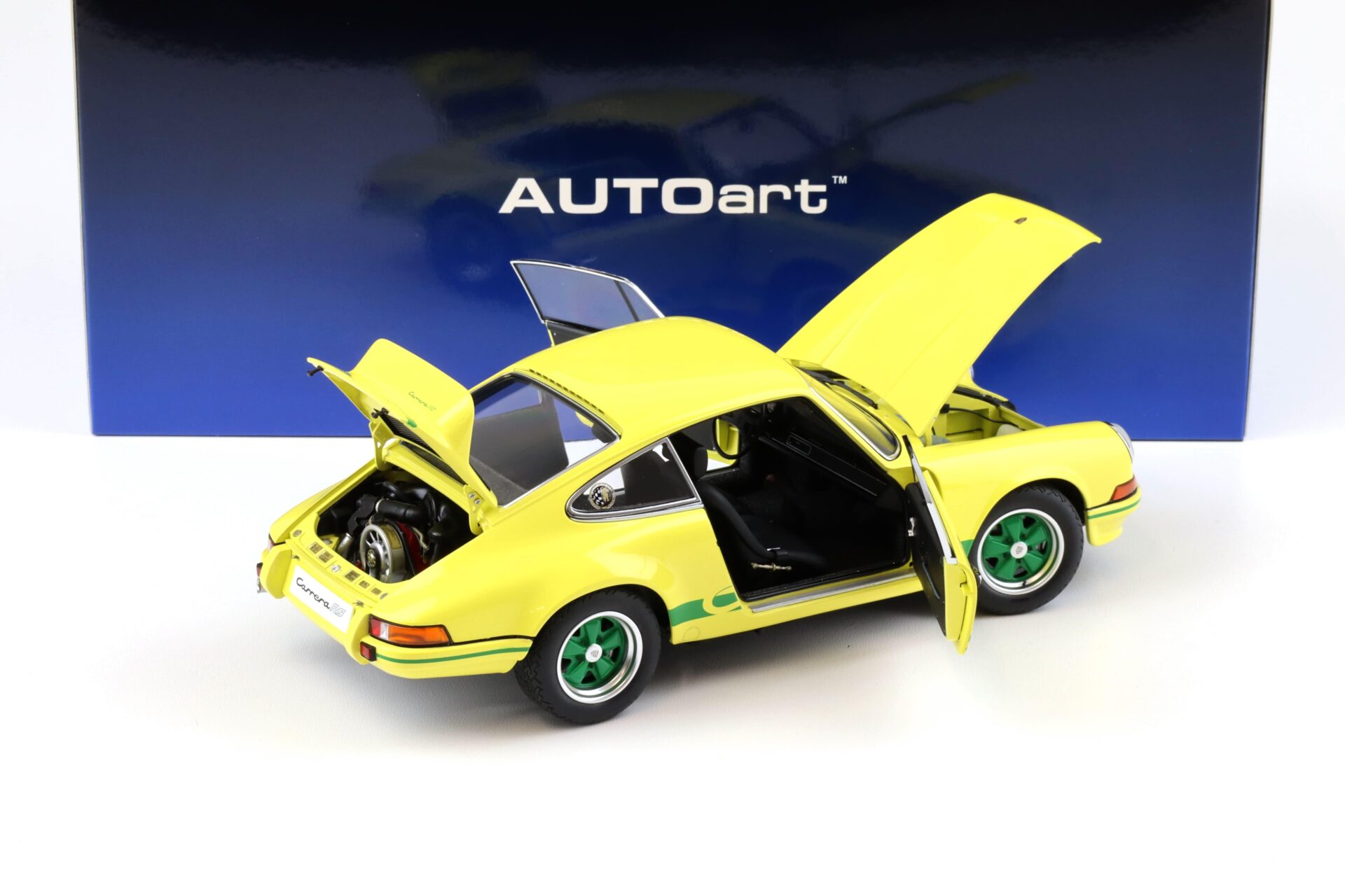 1:18 AUTOart Porsche 911 Carrera RS 2.7 light yellow/ green stripes 78033