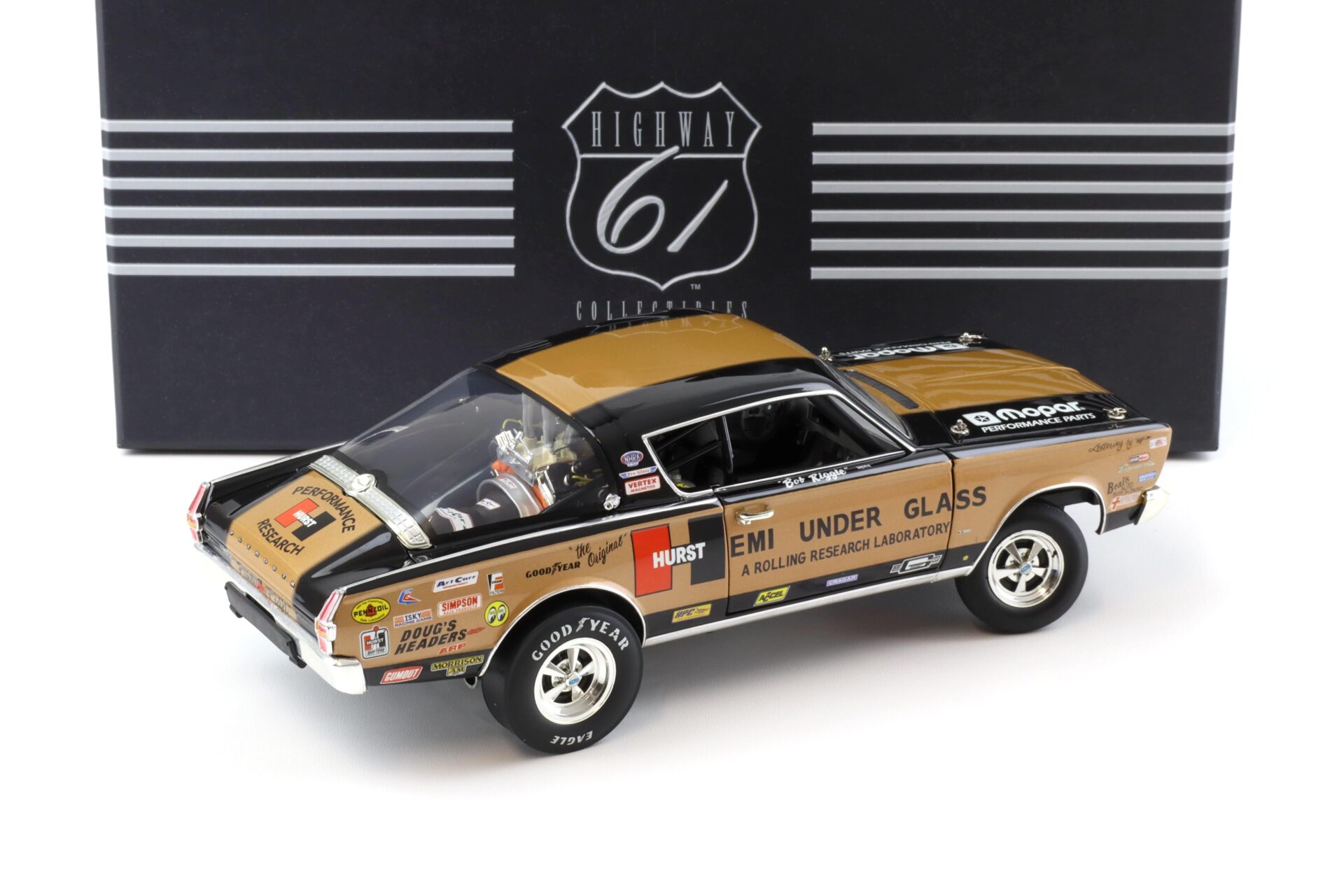 1:18 Highway61 Plymouth Barracuda Hemi Under Glass 1966 black/ bronze