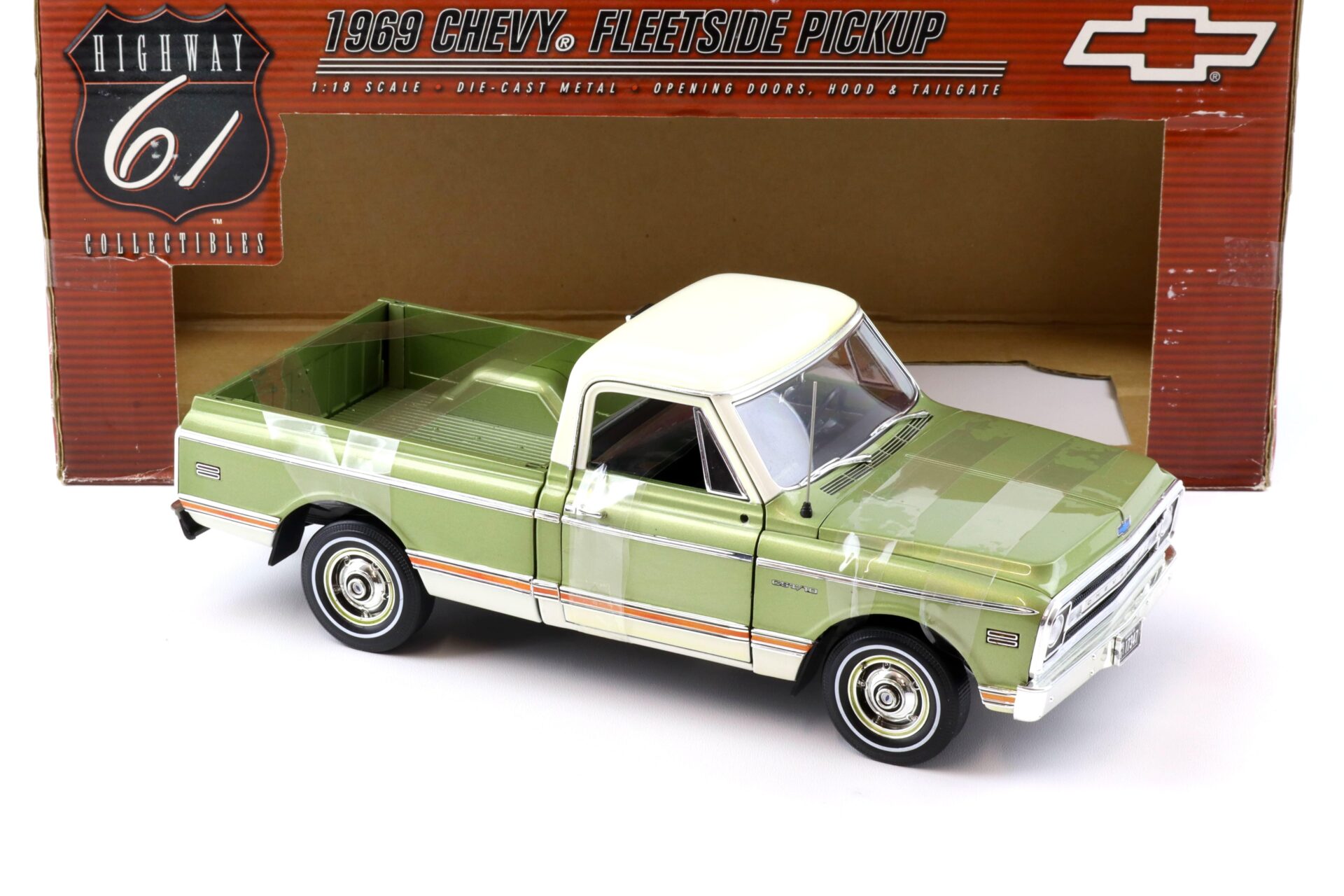 1:18 Highway61 Chevrolet Chevy Fleetside CST/10 Pickup 1969 green metallic/ white