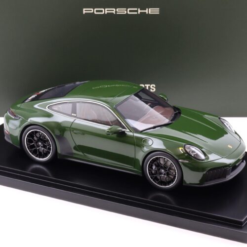 1:18 Spark Porsche 911 992.2 Carrera GTS Cuarenta Quercusverde WAP DEALER