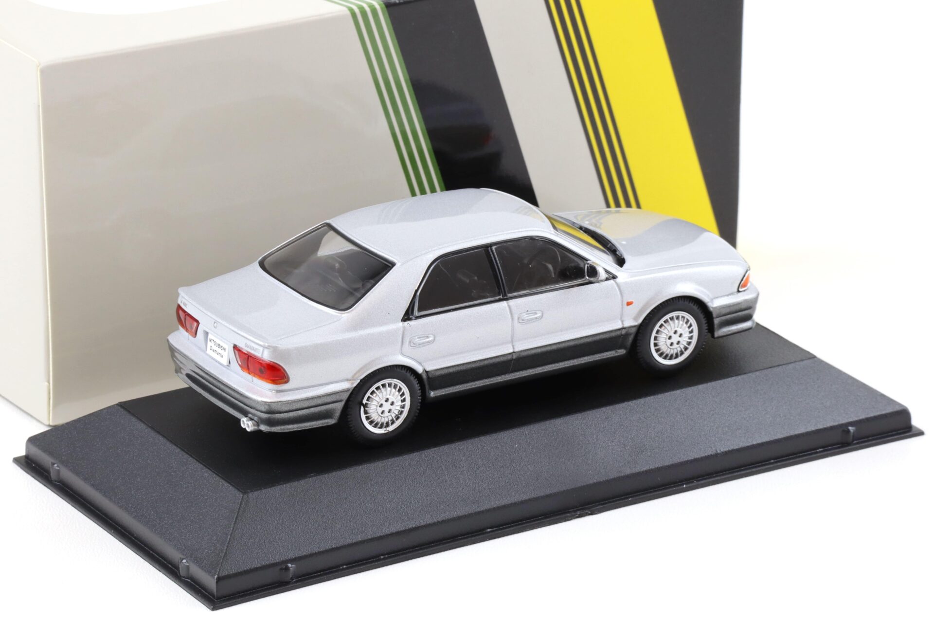 1:43 First43 Mitsubishi Diamante Limousine 1990 silver metallic