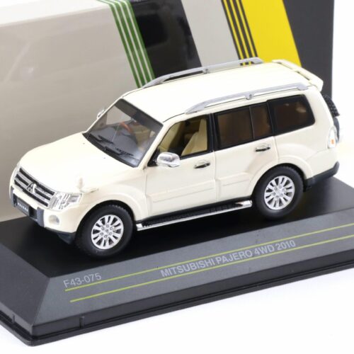 1:43 First43 Mitsubishi Pajero 4WD 2010 pearl white