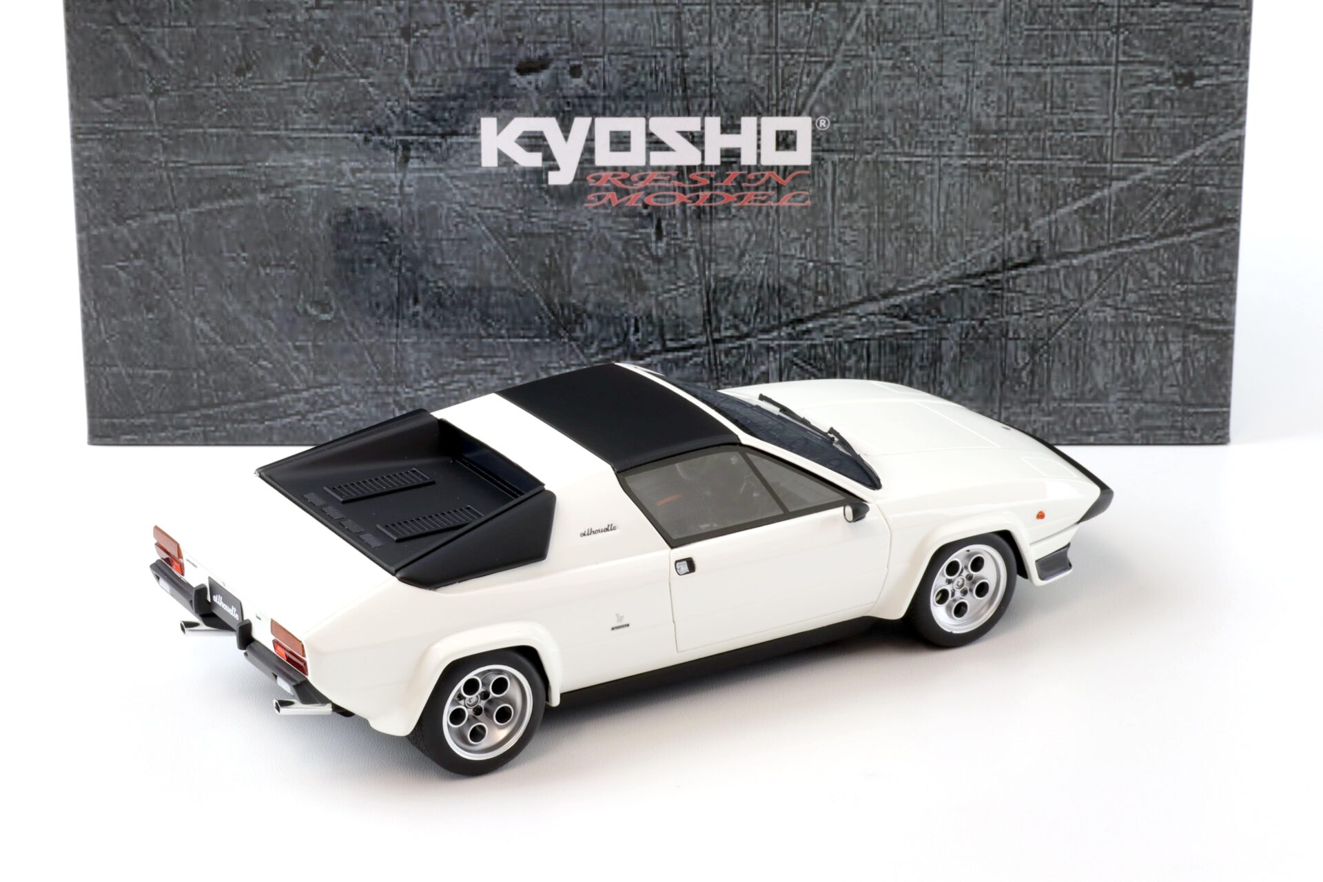1:18 Kyosho Resin Lamborghini Silhouette white KSR18513W