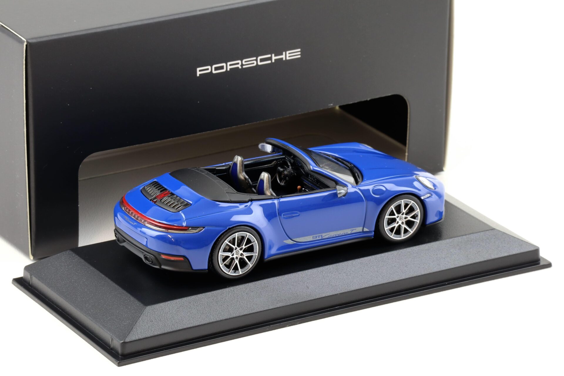 1:43 Minichamps Porsche 911 992.2 Carrera T Cabriolet Lugano blue WAP DEALER