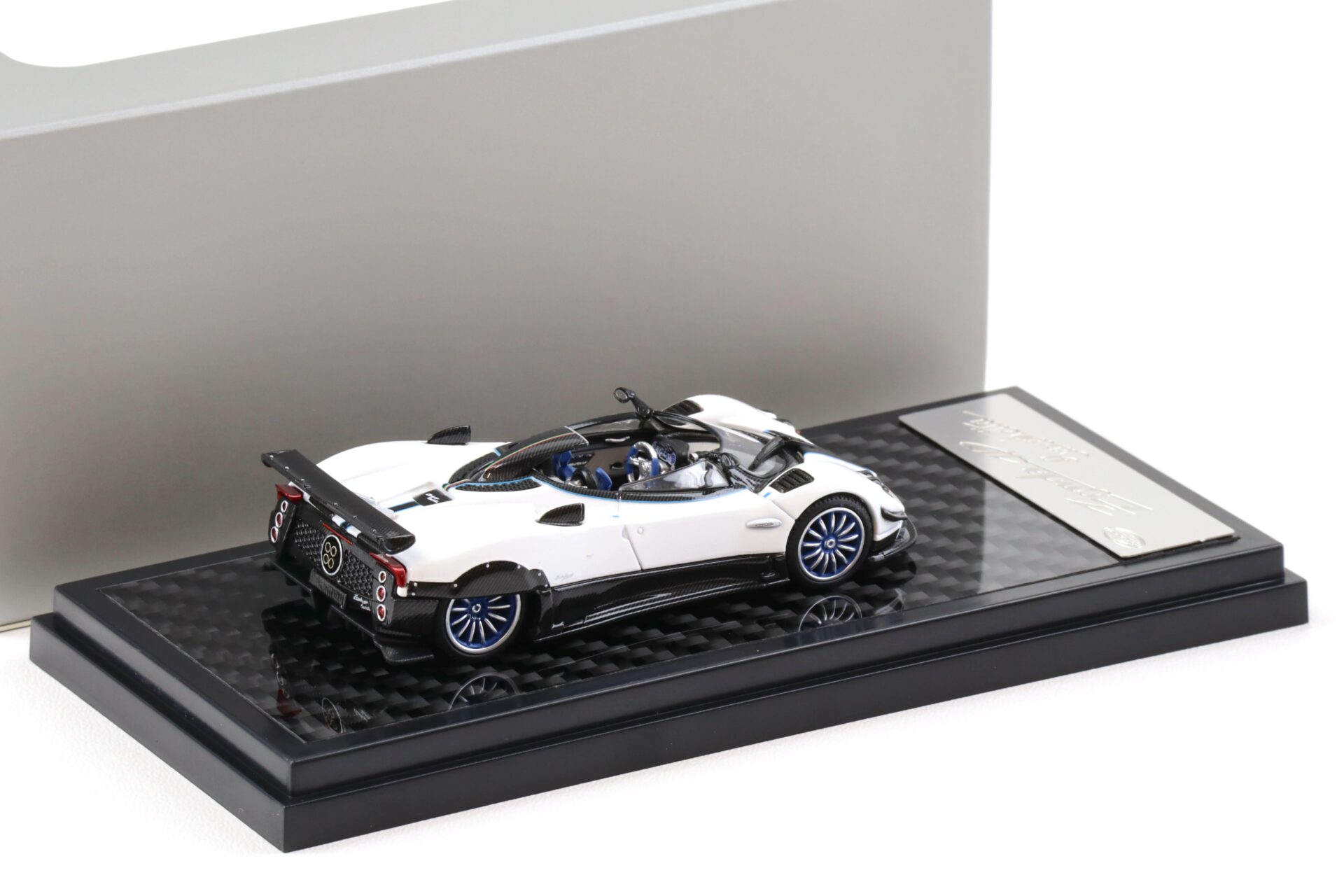 1:64 LCD Models Pagani Zonda HP Barchetta white LCD64018-WH