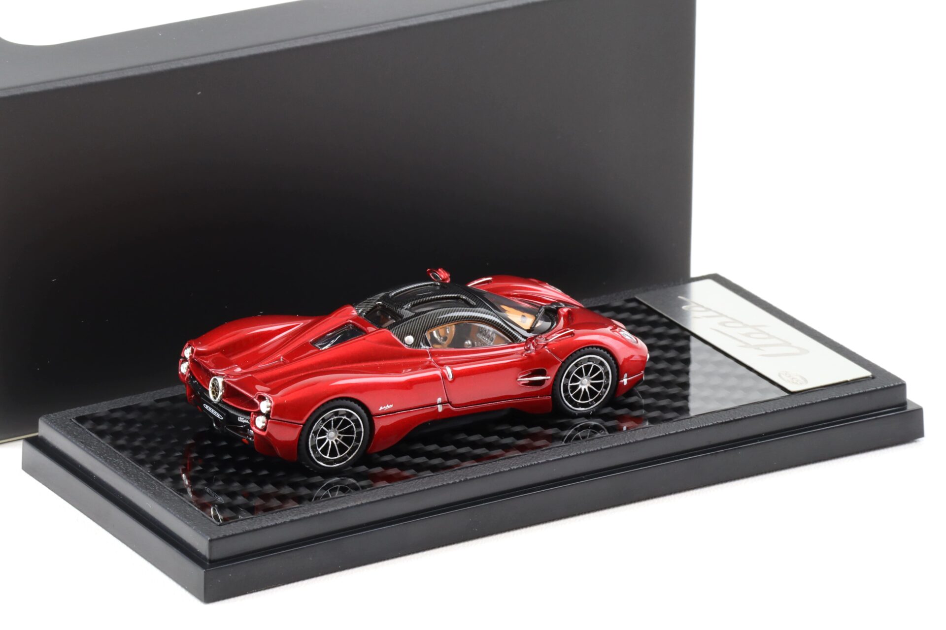 1:64 LCD Models Pagani Utopia Coupe red metallic/ Carbon LCD64039-RE