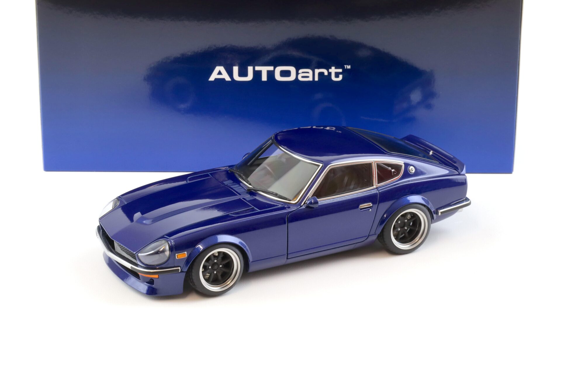 1:18 AUTOart Nissan Fairlady Z (S30) Wangan Midnight "Akuma no Z" dark blue Diecast 77451