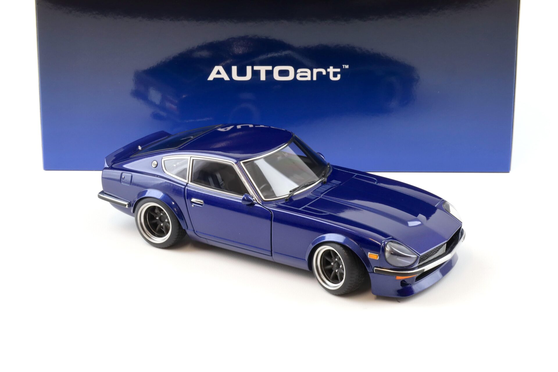 1:18 AUTOart Nissan Fairlady Z (S30) Wangan Midnight "Akuma no Z" dark blue Diecast 77451
