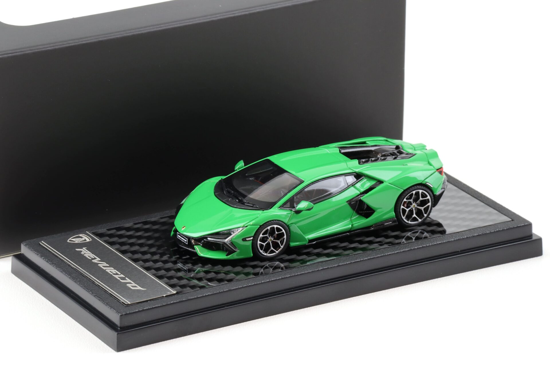 1:64 LCD Models Lamborghini Revuelto Coupe bright green LCD64042-BG