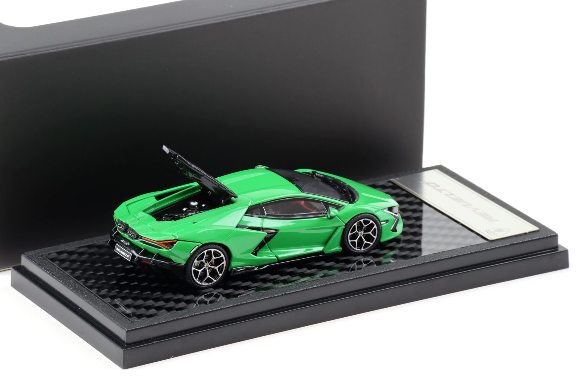 1:64 LCD Models Lamborghini Revuelto Coupe bright green LCD64042-BG