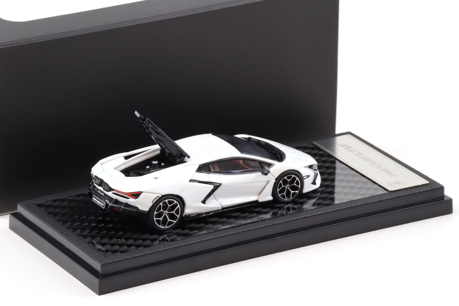 1:64 LCD Models Lamborghini Revuelto Coupe white LCD64042-WH