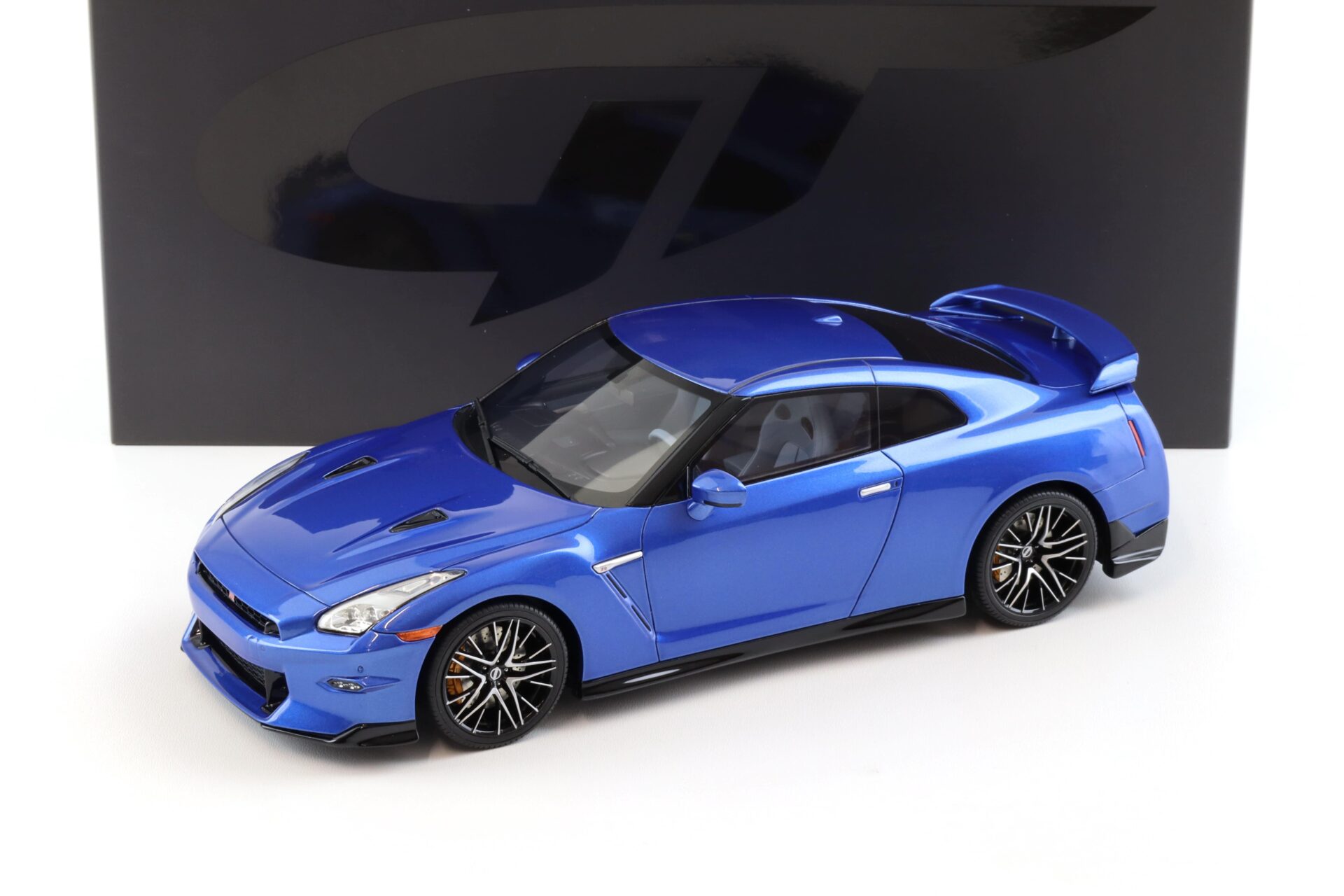 1:18 GT Spirit GT521 Nissan GT-R R35 Skyline Edition Bayside blue metallic 2024