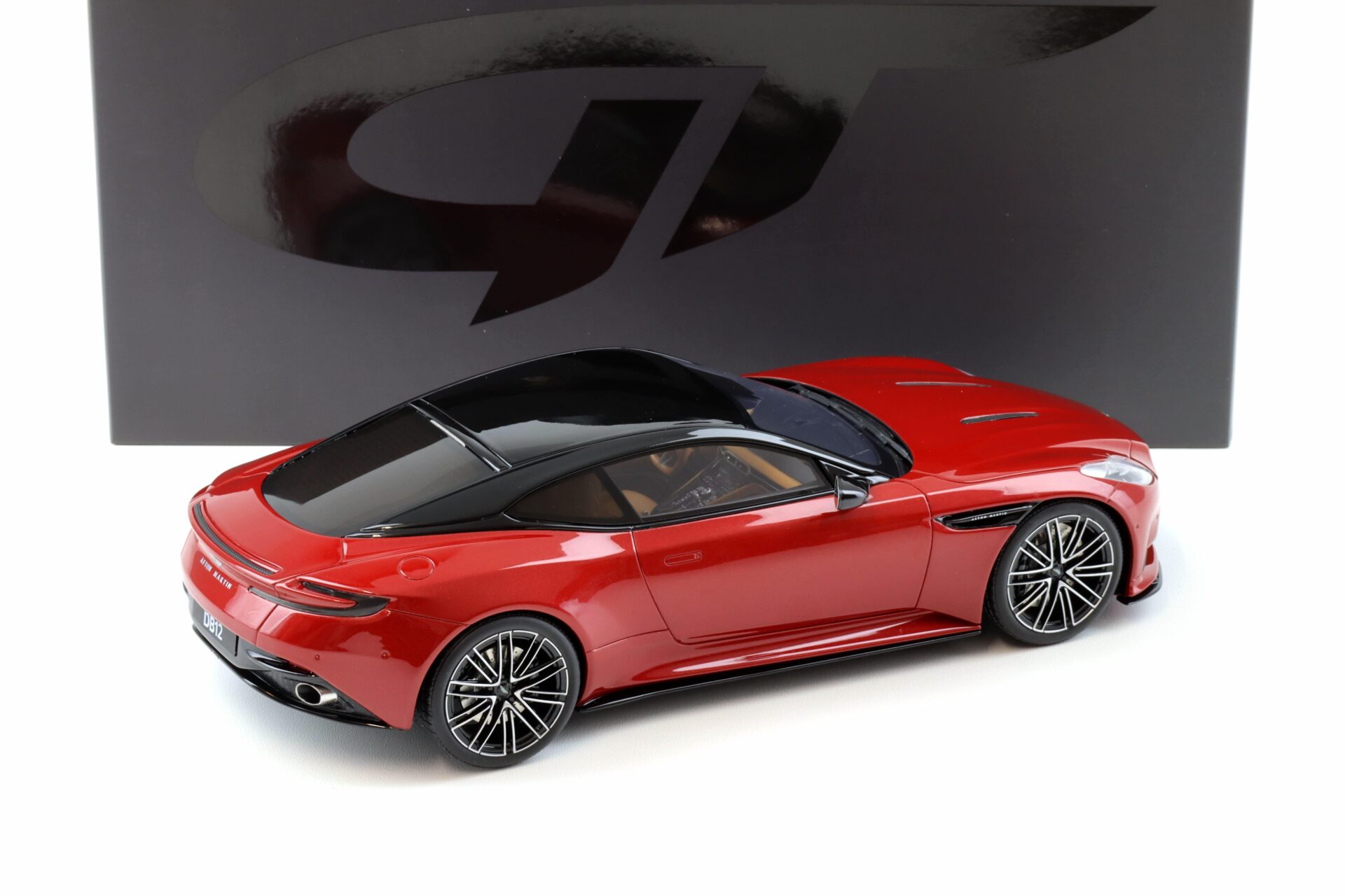 1:18 GT Spirit GT936 Aston Martin DB12 Coupe Hyper red 2023