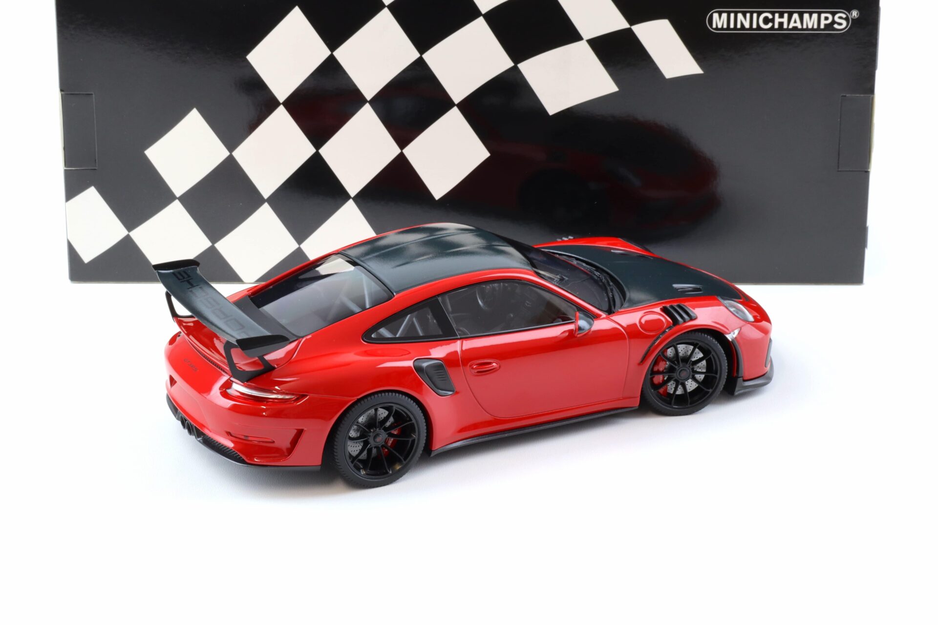1:18 Minichamps Porsche 911 (991.2) GT3 RS Weissach Package red/ black wheel