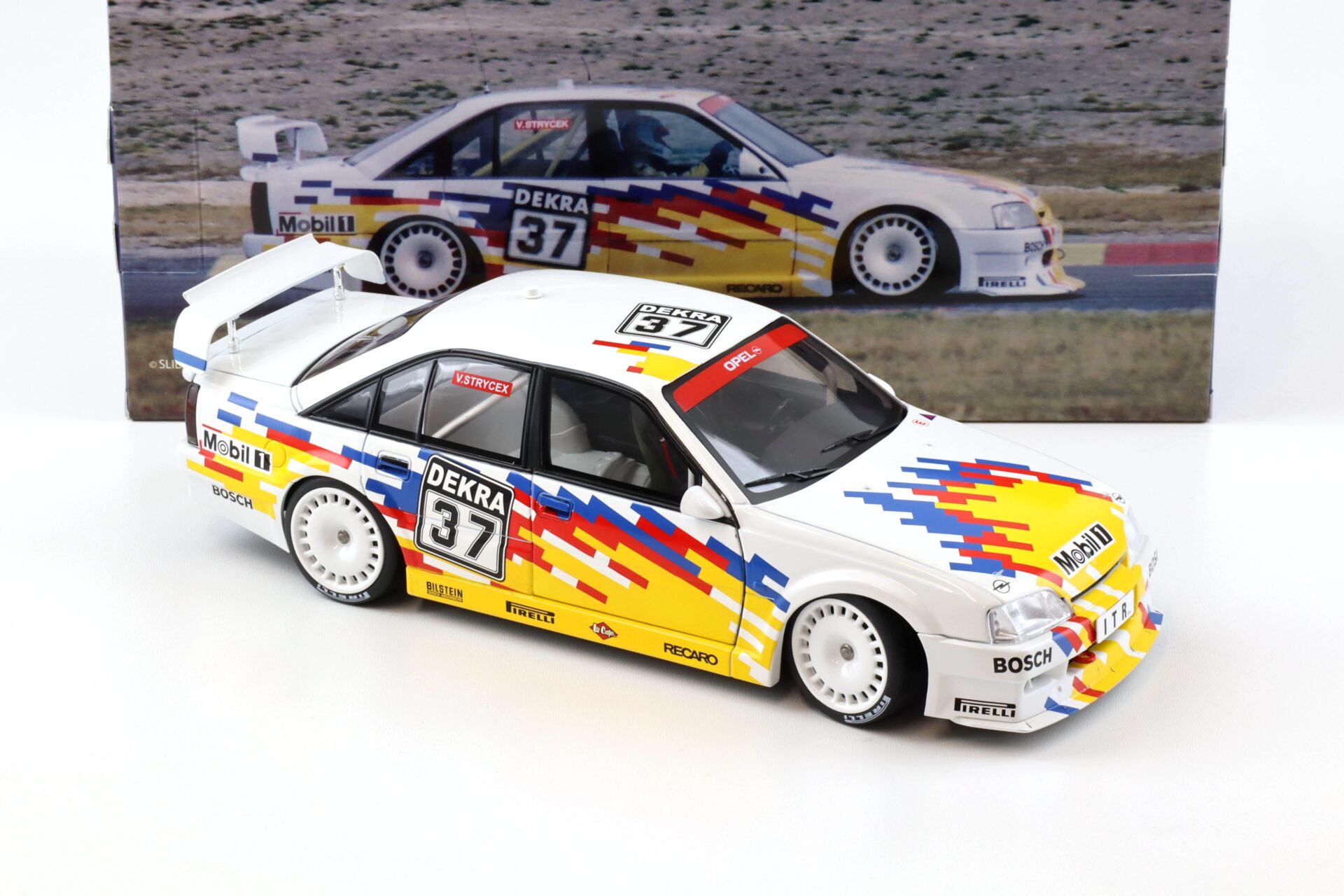 1:18 WERK83 Opel Omega EVO 500 #37 DTM 1991 Volker Strycek