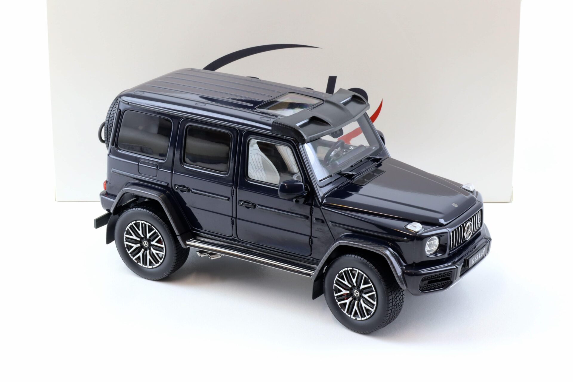 1:18 iScale Mercedes G63 AMG (W463) 4x4 dark blue 2022