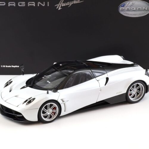 1:18 AUTOart Signature Pagani Huayra 2011 pearl white DIECAST 78267