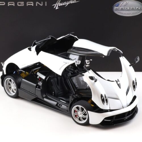 1:18 AUTOart Signature Pagani Huayra 2011 pearl white DIECAST 78267