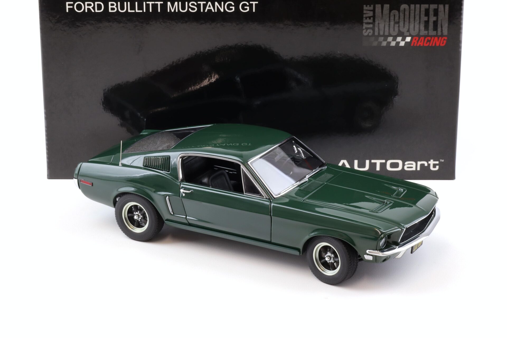 1:18 AUTOart Ford Mustang GT BULLITT 1968 Steve McQueen Version green 72813