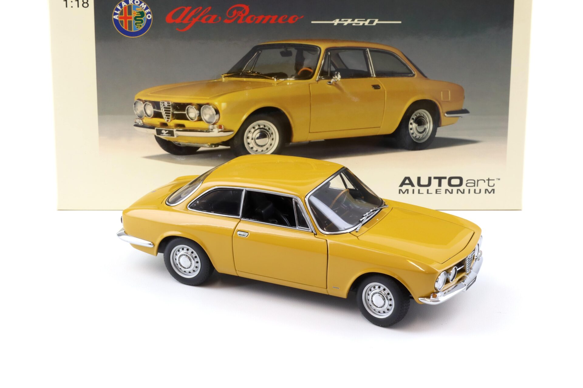 1:18 AUTOart Alfa Romeo 1750 GTV Giallo Ocra LH Drive DIECAST 70103