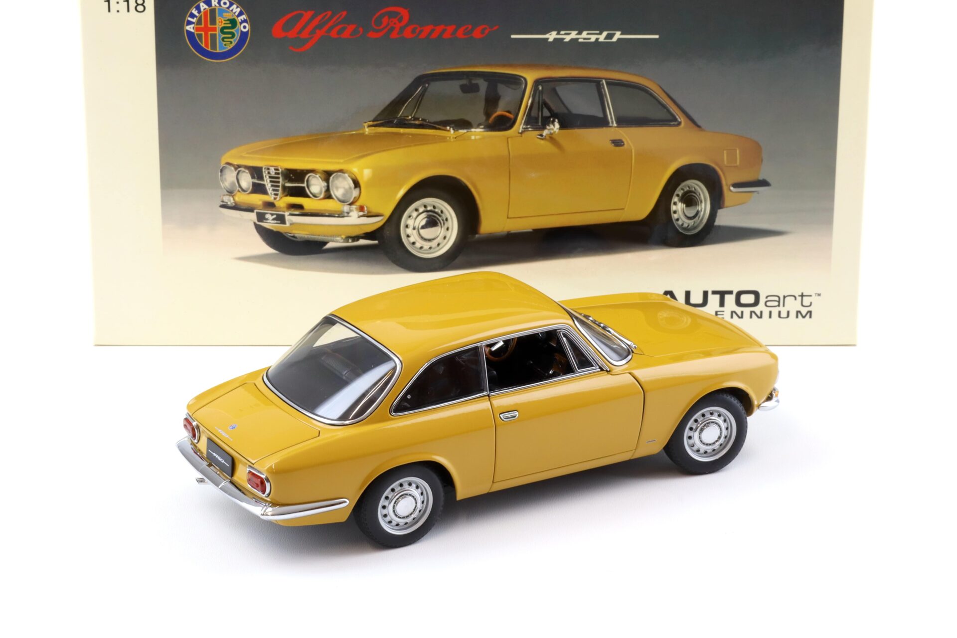 1:18 AUTOart Alfa Romeo 1750 GTV Giallo Ocra LH Drive DIECAST 70103