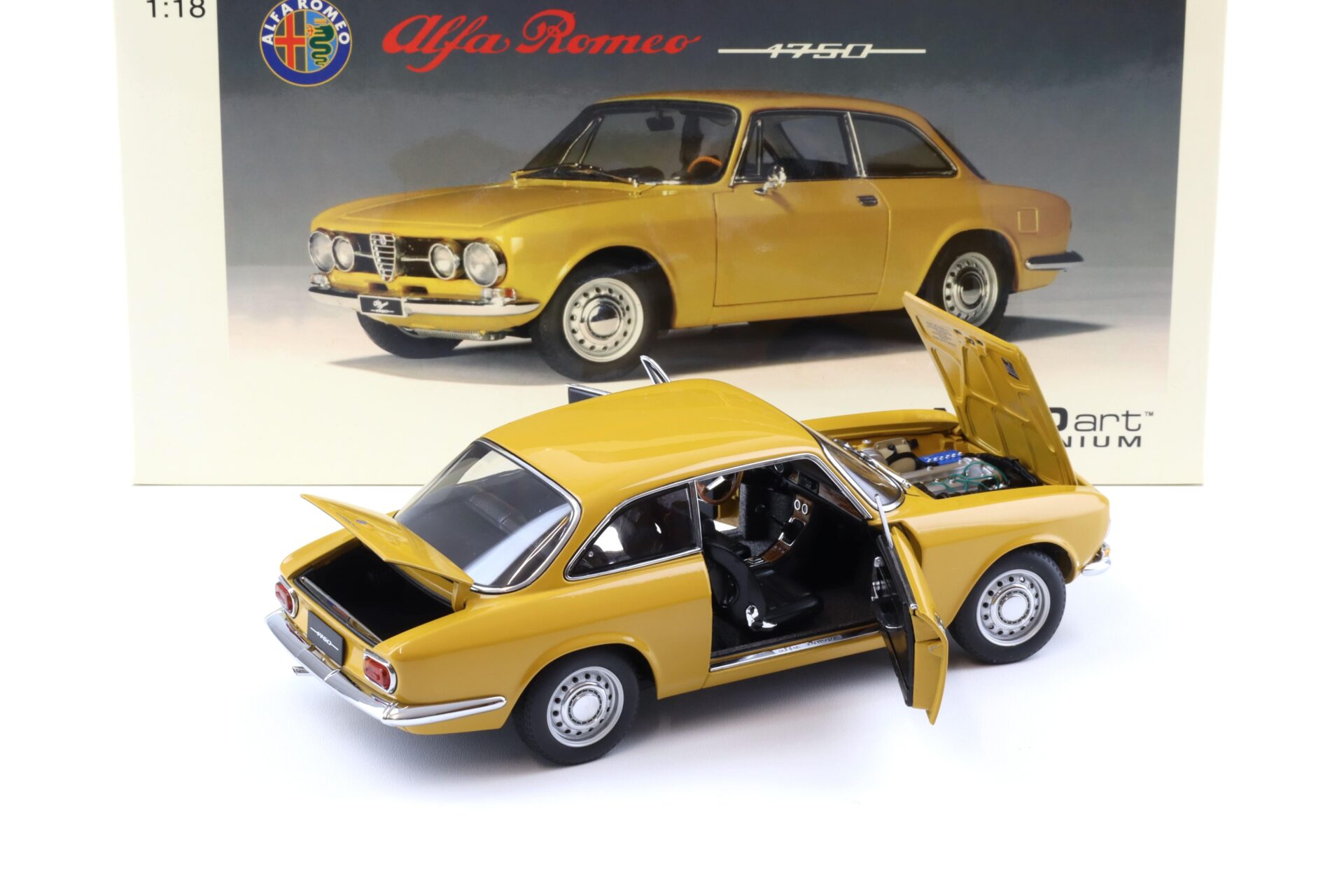 1:18 AUTOart Alfa Romeo 1750 GTV Giallo Ocra LH Drive DIECAST 70103