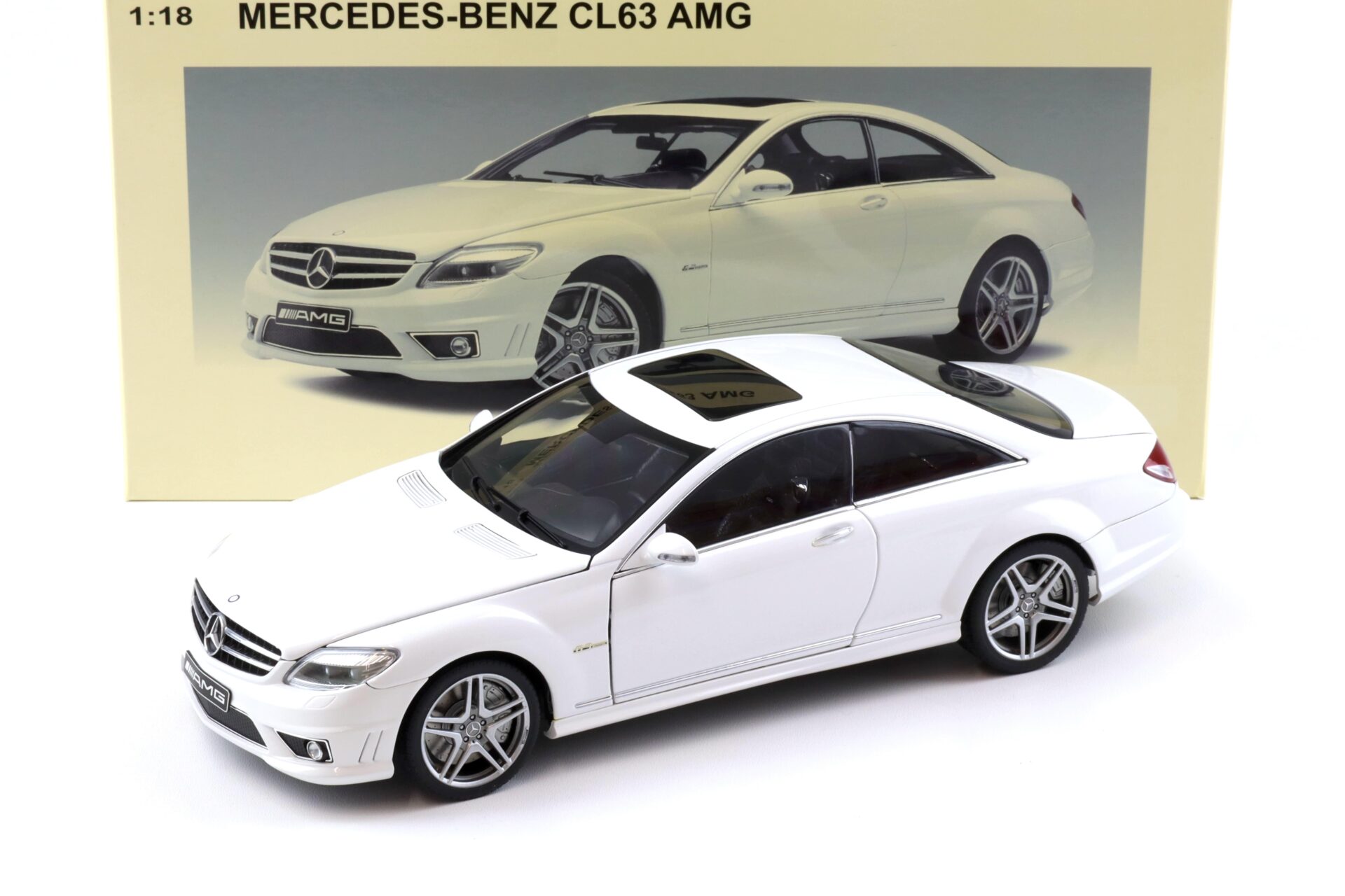 1:18 AUTOart Mercedes CL63 AMG Coupe white DIECAST 76167