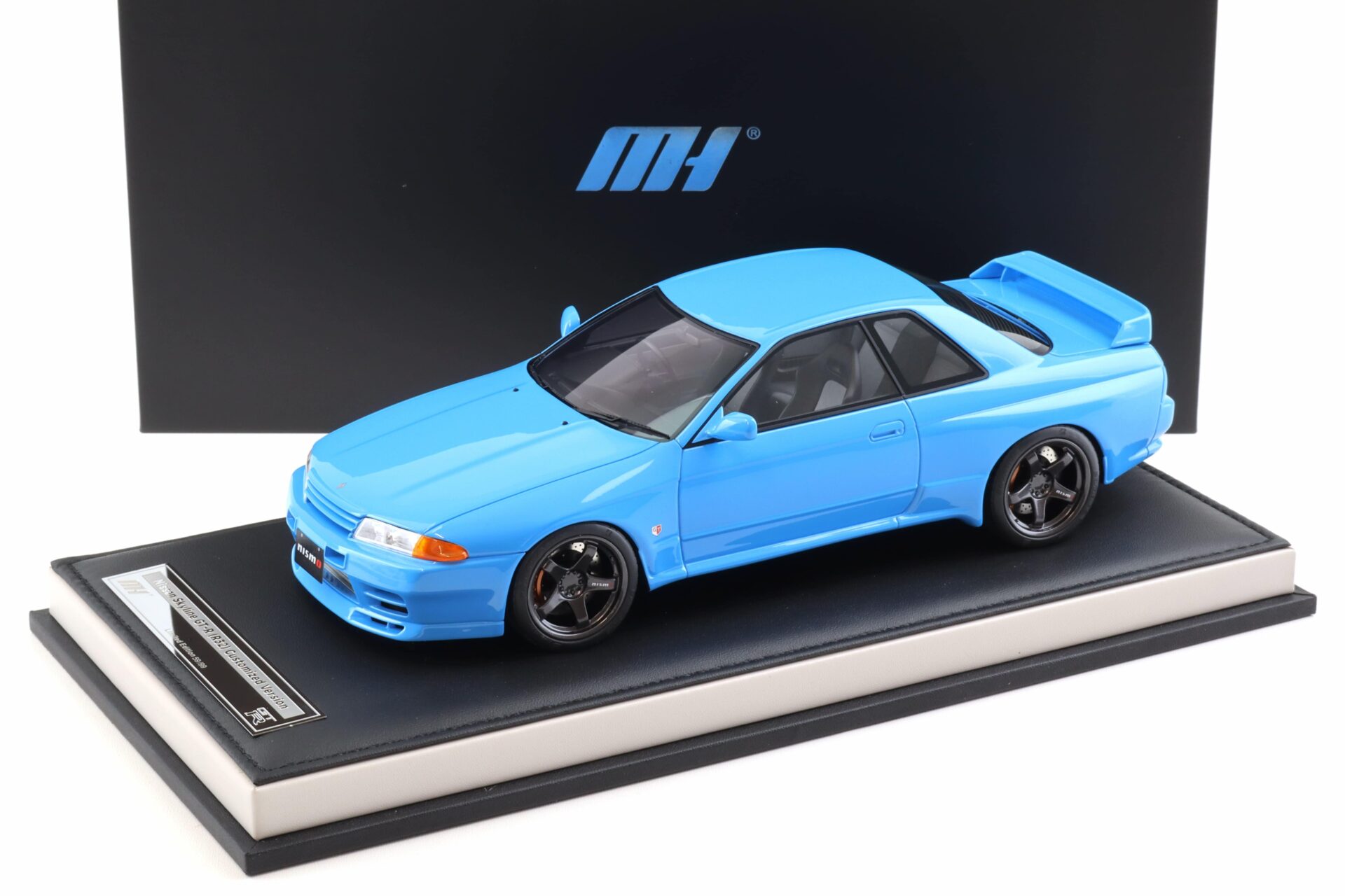 1:18 Motorhelix Resin Nissan Skyline GT-R (R32) Customized Version Cyan blue MH029CB