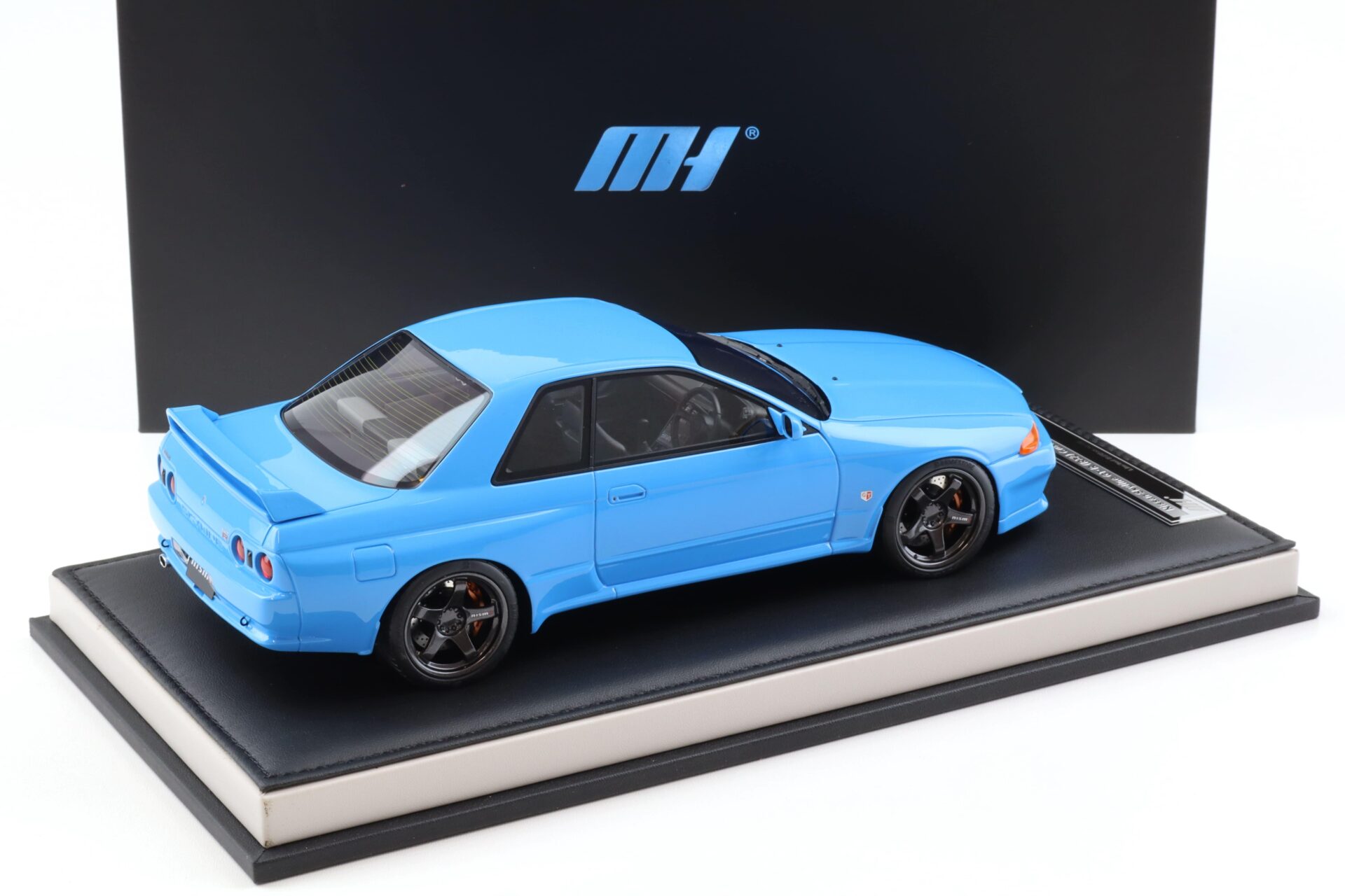 1:18 Motorhelix Resin Nissan Skyline GT-R (R32) Customized Version Cyan blue MH029CB