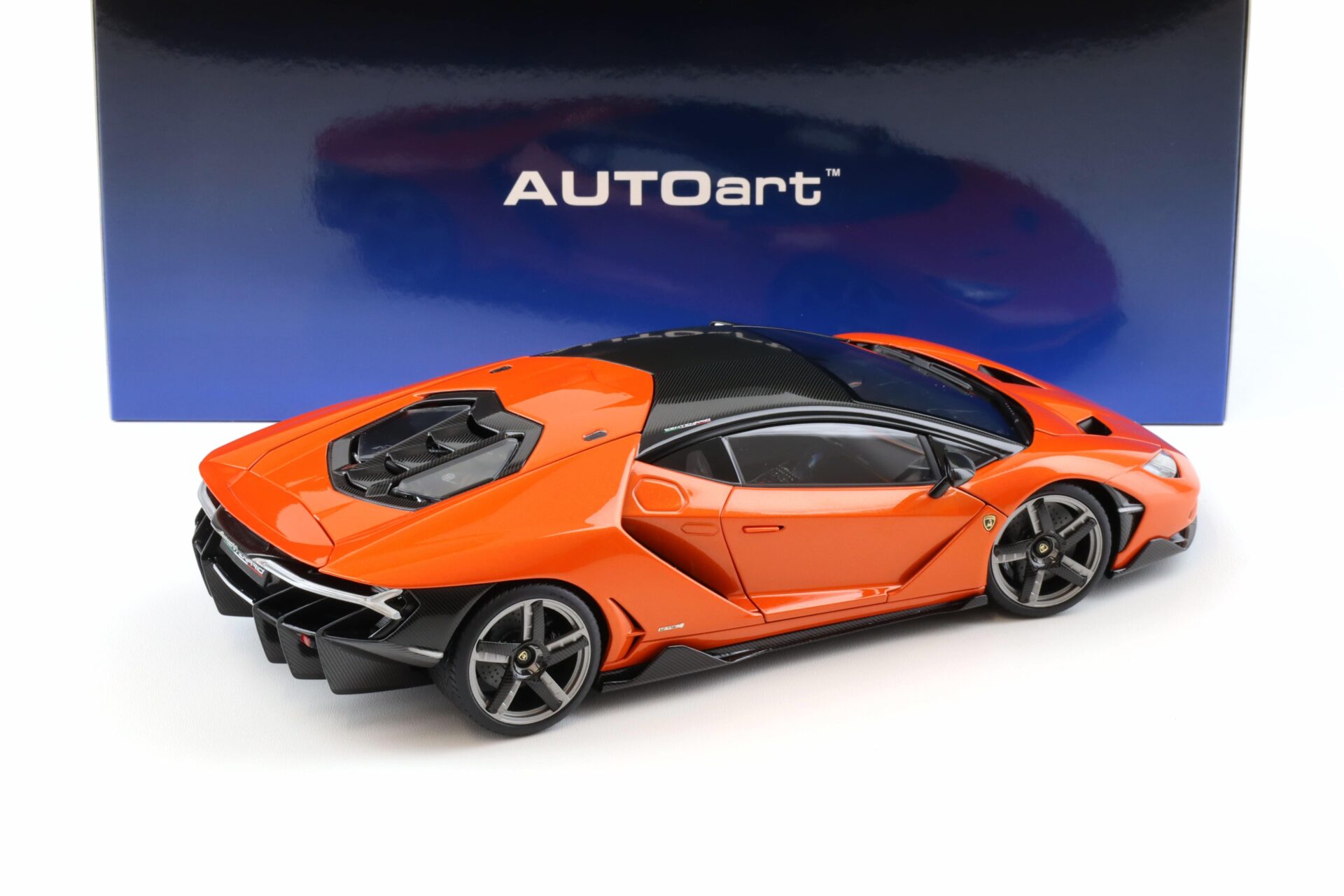 1:18 AUTOart Lamborghini Centenario 2016 Arancio Argos/ pearl orange 79201