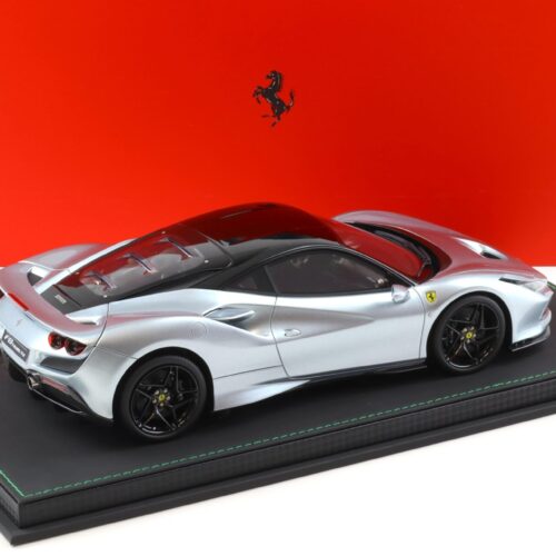 1:18 BBR Ferrari F8 Tributo Grigio Titan with display - Limited 36 pcs
