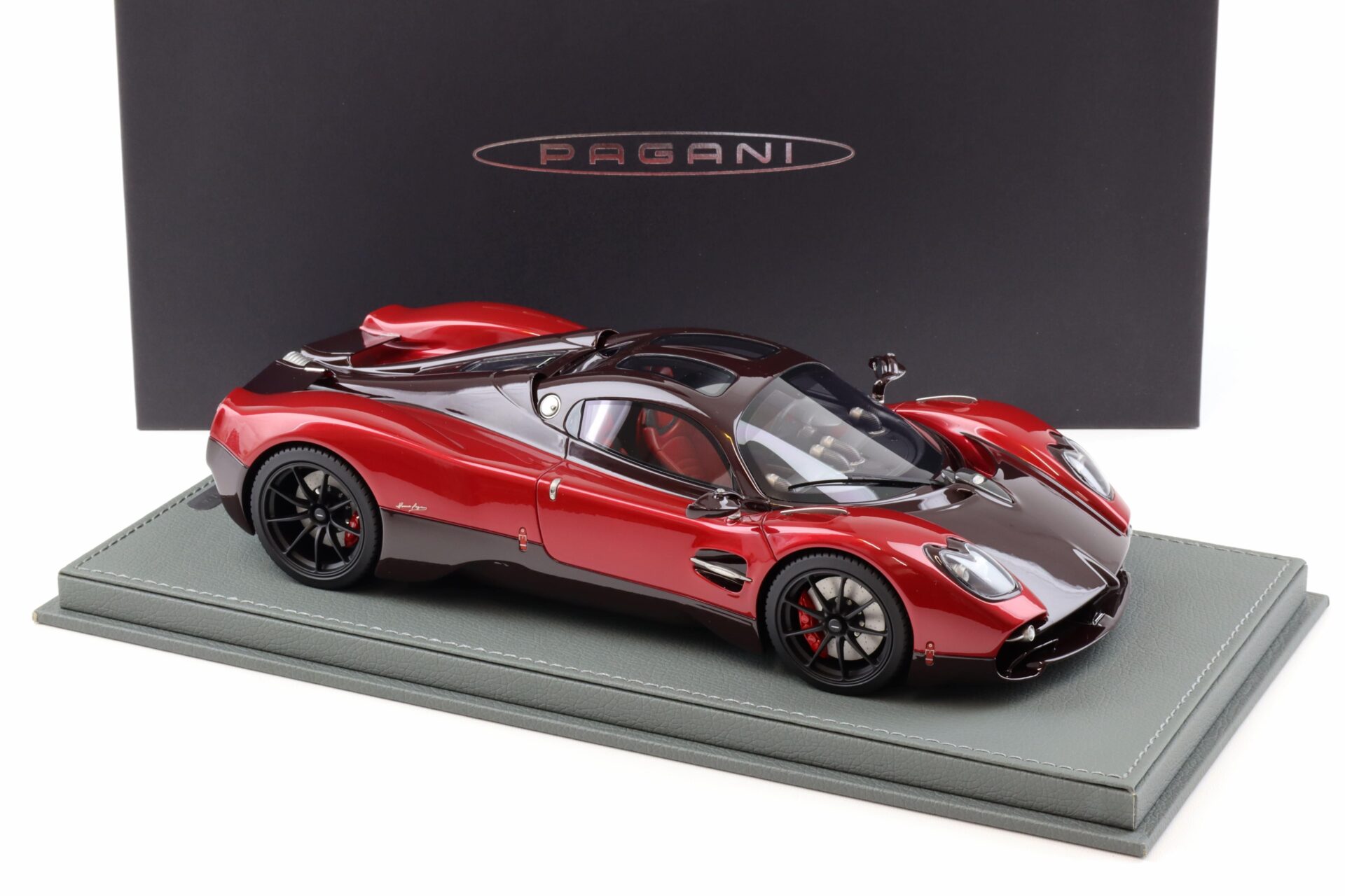 1:18 BBR Pagani Utopia Rosso Dubai red - Limited 50 pcs