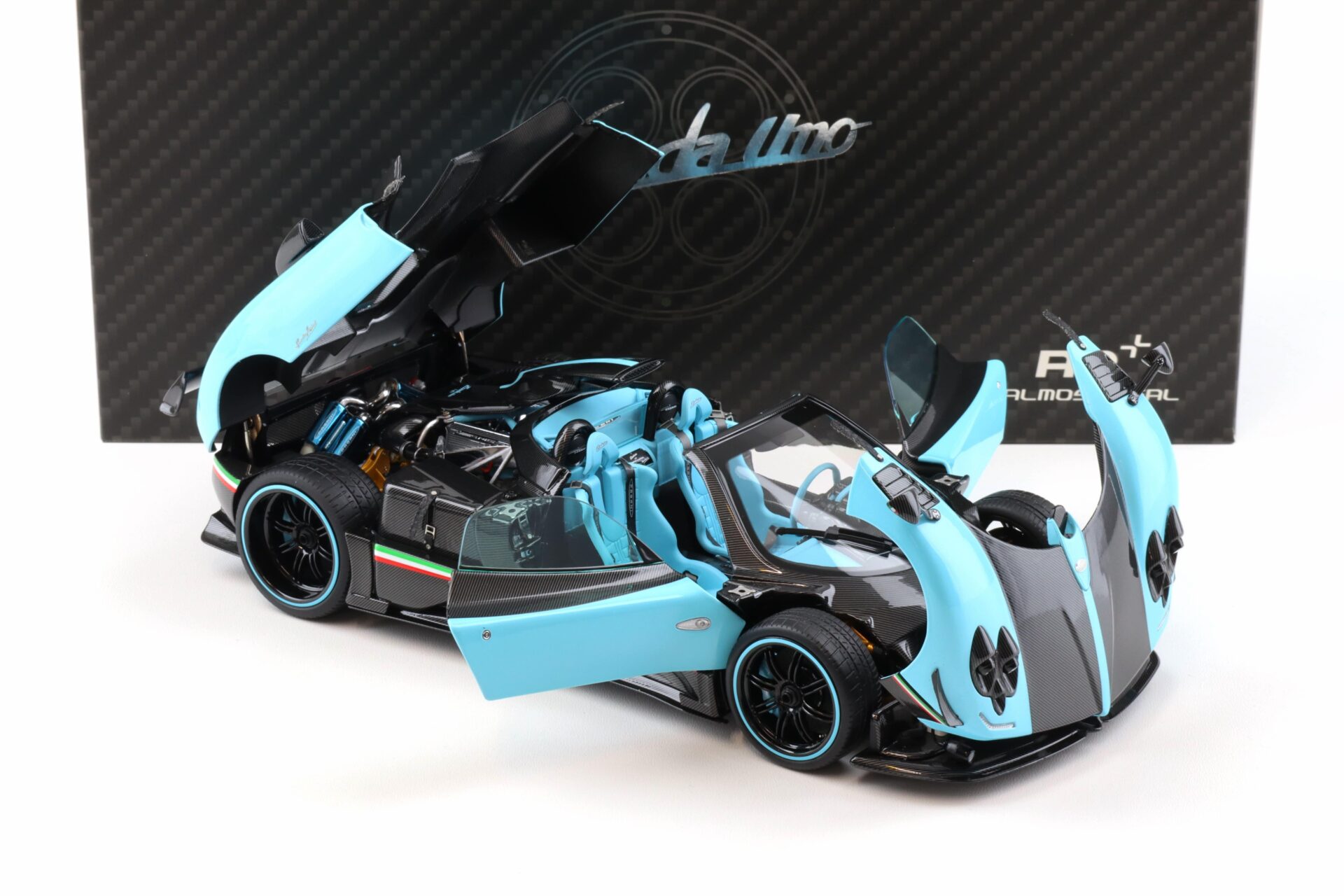 1:18 Almost Real Pagani Zonda Uno light blue/ Carbon 850630001