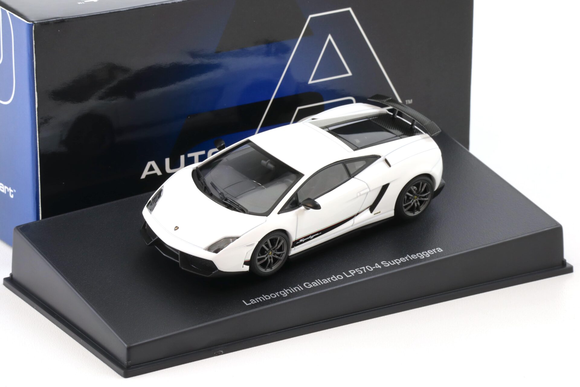 1:43 AUTOart Lamborghini Gallardo LP570-4 Superleggera Bianco Monocerus 54643