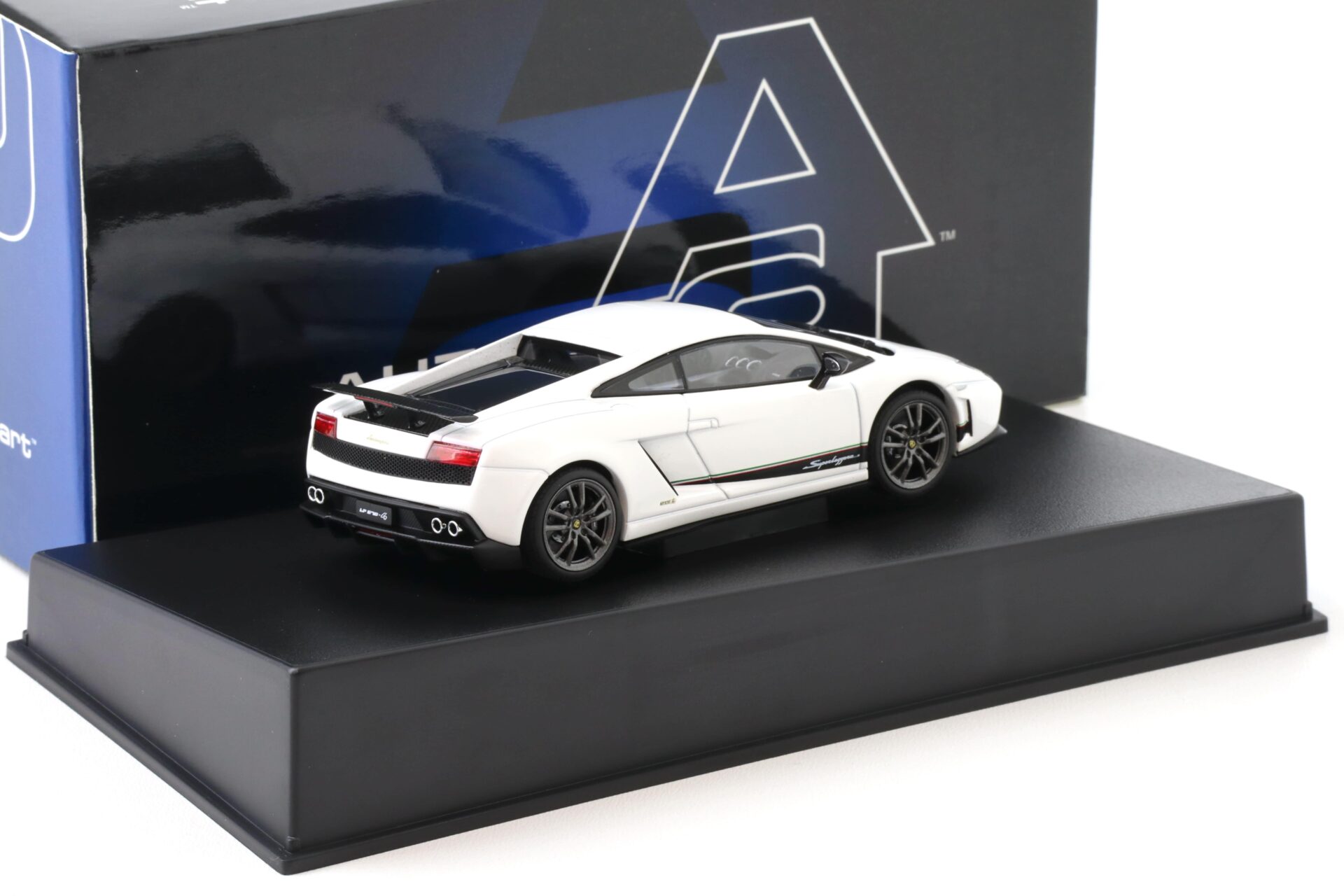 1:43 AUTOart Lamborghini Gallardo LP570-4 Superleggera Bianco Monocerus 54643