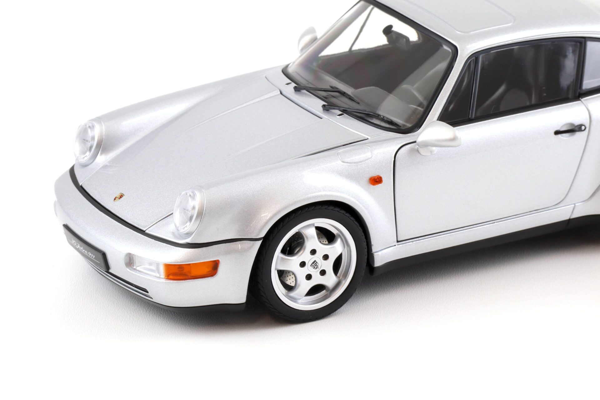 1:18 Norev Porsche 911 964 Carrera 4 WTL 30 Jahre 911 Polar silver - Limited 999 pcs.