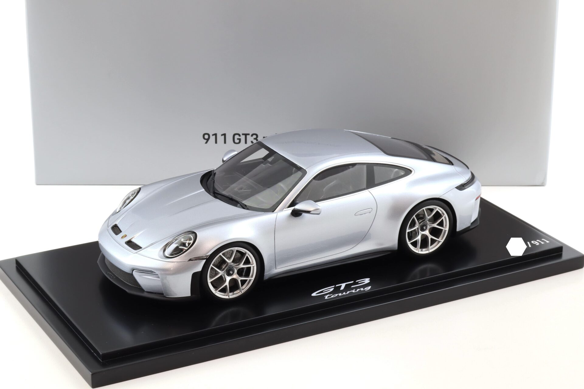 1:18 Spark Porsche 911 992.2 GT3 Touring Package Polar silver WAP DEALER