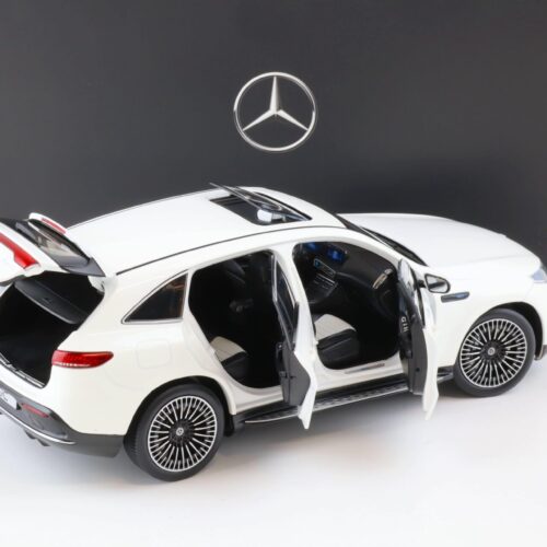 1:18 NZG Mercedes EQC 400 4Matic N293 diamond white bright DEALER VERSION - Image 4
