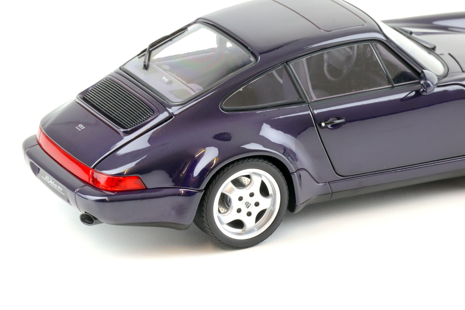 1:18 Norev Porsche 911 964 Carrera 4 WTL 30 Jahre 911 viola metallic - Limited 999 pcs.