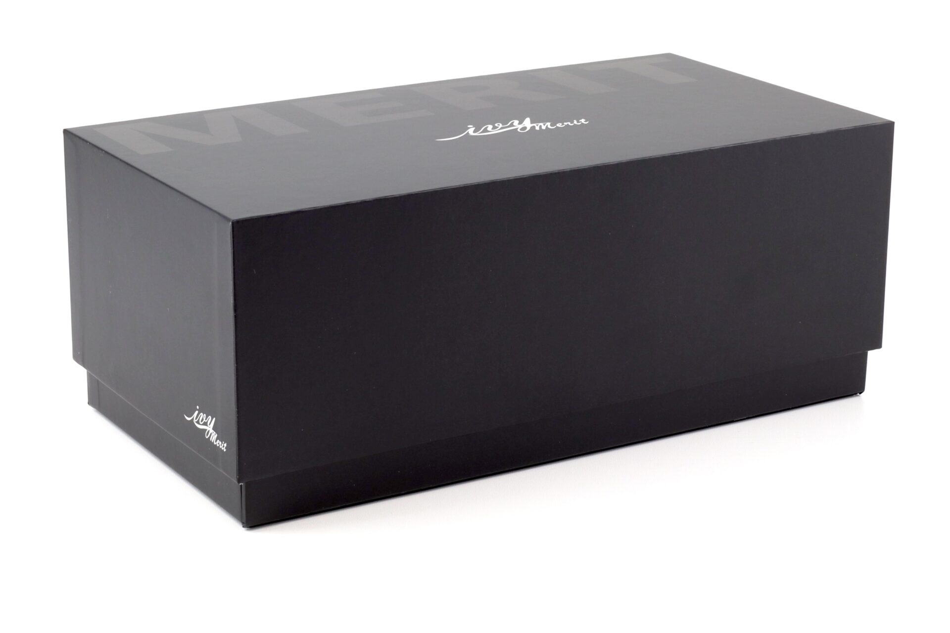 1:18 IVY Model Merit Aston Martin DBX 707 red metallic- Limited 30 pcs.