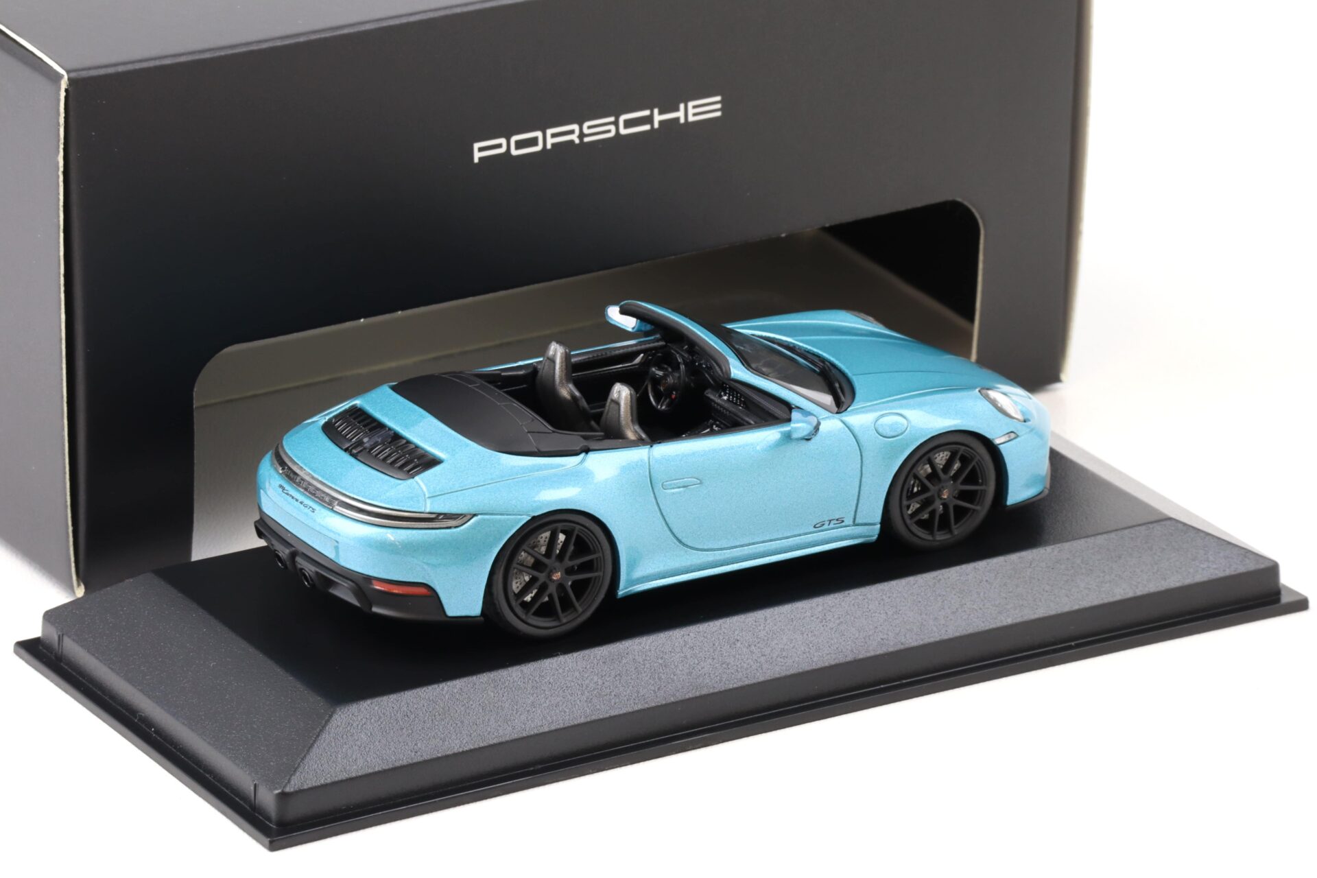 1:43 Minichamps Porsche 911 992.2 Carrera 4 GTS Cabriolet Ipanema blue WAP DEALER