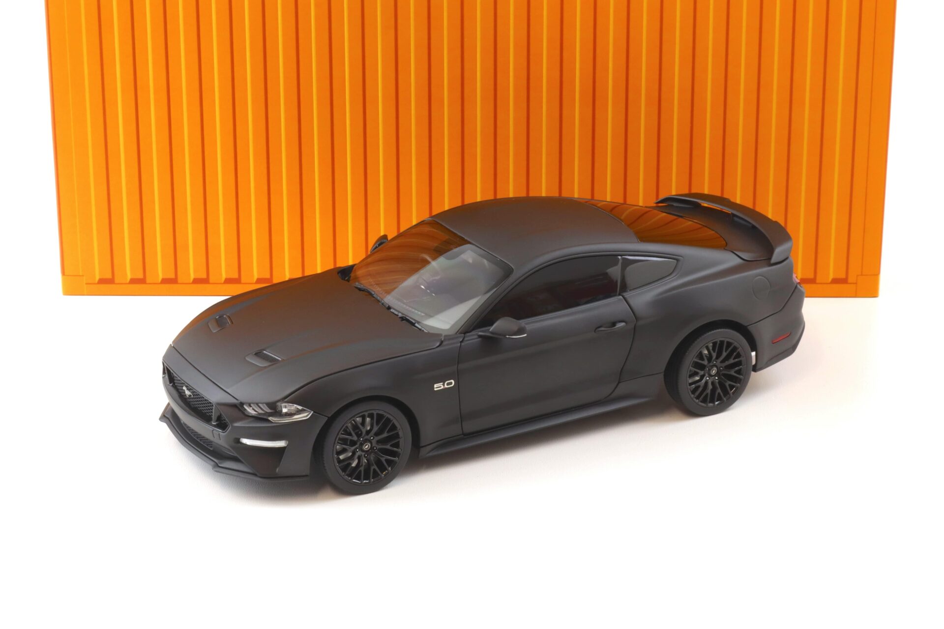 1:18 Diecast Masters 2019 Ford Mustang GT 5.0 Coupe RHD matt black