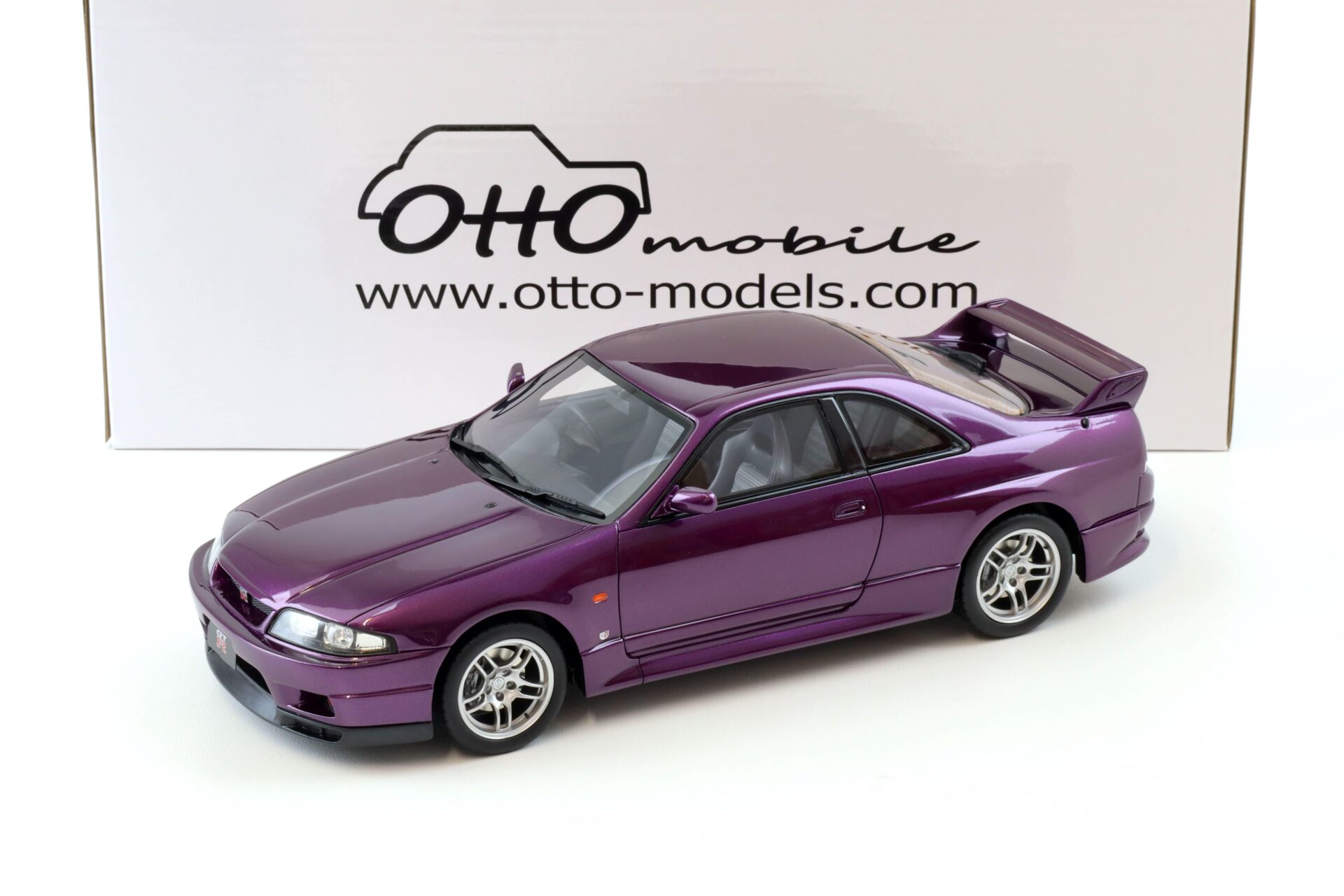 1:18 OTTO mobile OT1138 Nissan Skyline GT-R R33 V-Spec Midnight purple 1995