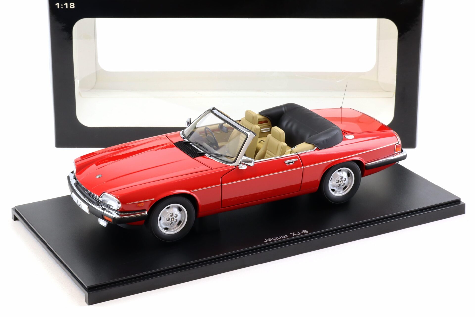 ID 102751 orig.jpg 1:18 AUTOart Jaguar XJ-S V12 Convertible red 73572