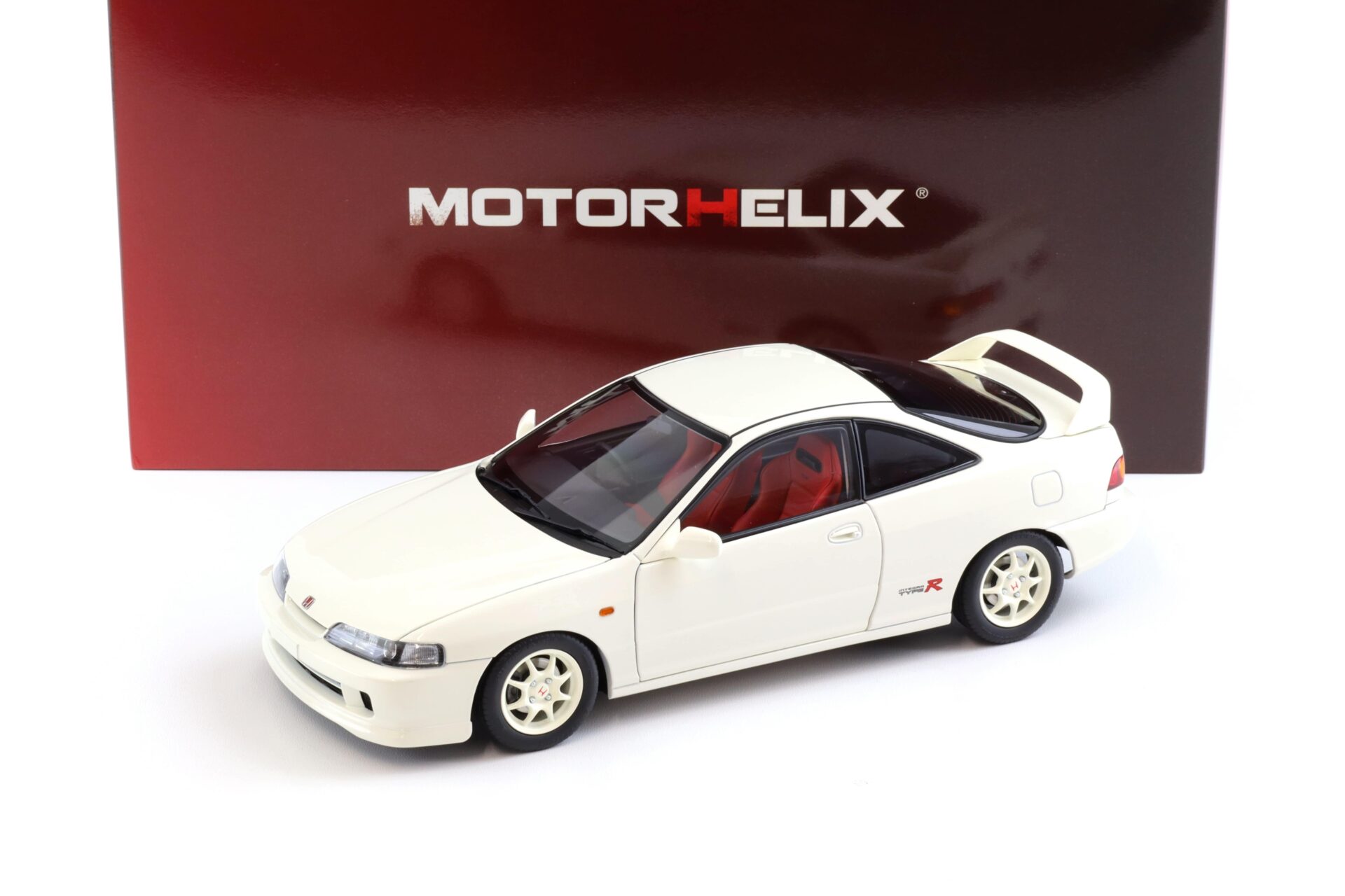 1:18 Motorhelix Honda Integra Type R (DC2) PRE-Facelift Championship white M85201