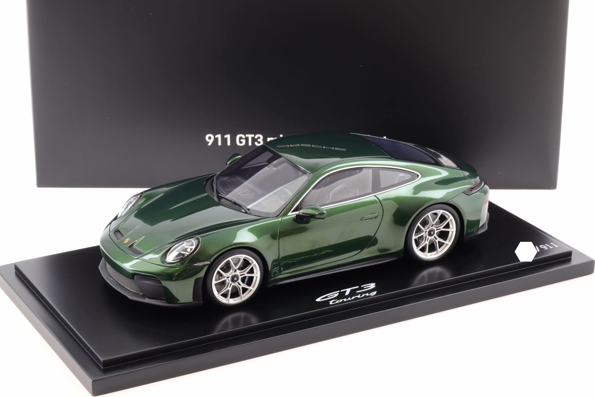 1:18 Spark Porsche 911 992.2 GT3 Touring Package Oak green Neo WAP DEALER