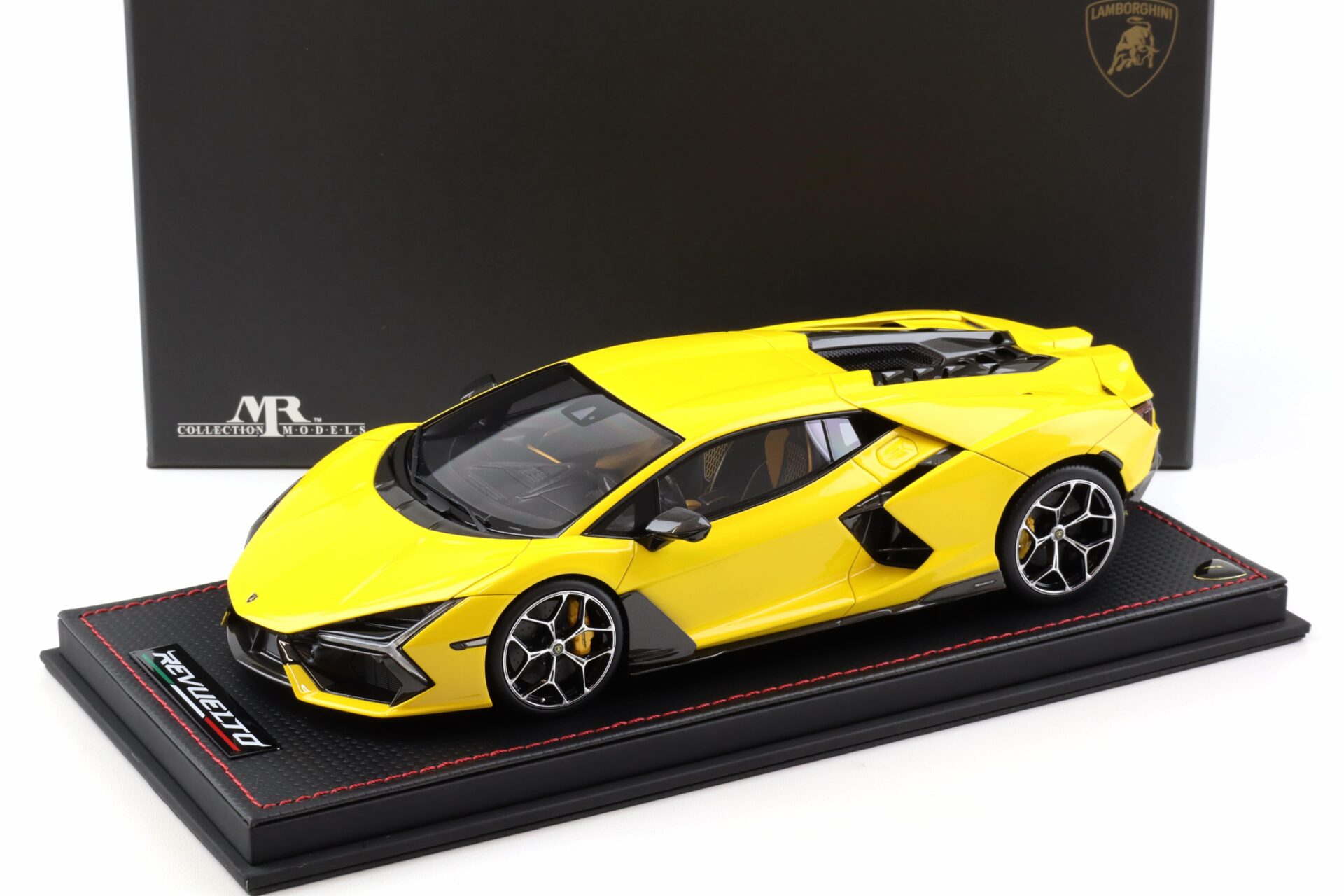 1:18 MR Collection Lamborghini Revuelto Giallo yellow with display - Limited 49 pcs.